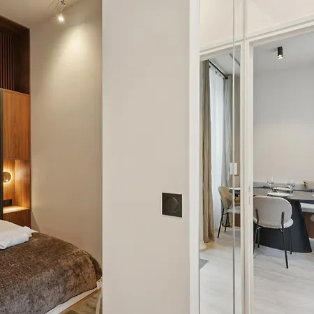 Lavie Maison - Eiffel Balnéo Hotel